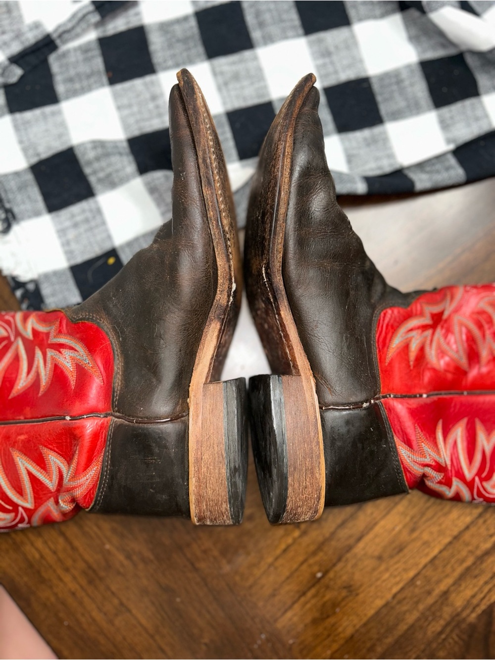 Justin Cowboy Boots - Picture 13 of 16